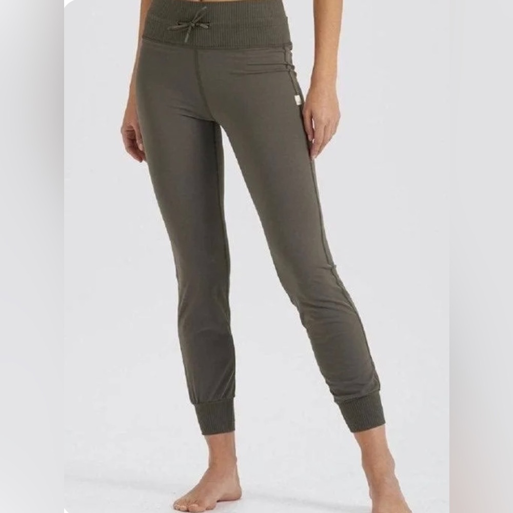 Vuori Daily Jogger